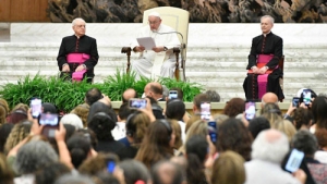No den lecciones de escuela, transmitan la fe viva: Papa Francisco