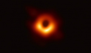 Astrónomos capturan la primera imagen de la ONU del agujero negro