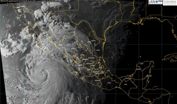 El huracán se localizó aproximadamente a 430 kilómetros al sur-suroeste de Cabo San Lucas, Baja California Sur.