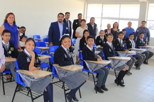 Inaugura alcalde Miguel Hernández nueva Escuela en Xoxtla