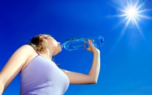 Hidratarse, lo conveniente para resistir “golpes de calor” ´por altas temperaturas.