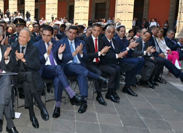 Acompaña Pacheco Pulido al Presidente de México en informe por 100 días de gobierno