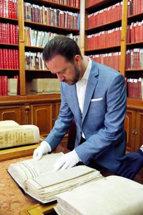 Los ejemplares datan de los años de 1733 a 1849 y contienen Cédulas Reales, así como actas y documentos de Cabildo.