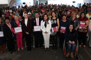Dinorah López de Gali apoya a mujeres afectadas por cáncer de mama