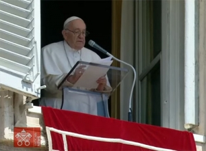 Traten de entrar por la puerta estrecha: Papa Francisco