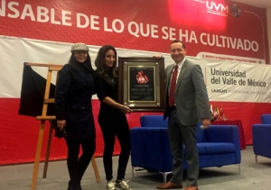 Mariana “Barbie” Juárez recibe Homenaje de UVM Campus Toluca