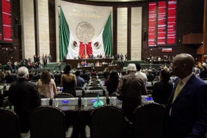 En prolongada sesión diputados del Congreso de la Unión abrogaron la Reforma Educativa legada por el gobierno de Peña Nieto.