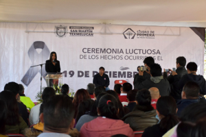 Norma Layón rinde homenaje a las víctimas de los hechos del 19 de diciembre del 2010 en Texmelucan