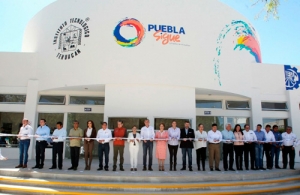 Inaugura el Polideportivo del Instituto Tecnológico de Tehuacán.