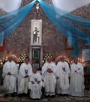 Seis sacerdotes celebraron misa de acción de gracias en la Parroquia  de San Martin de Porres.