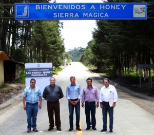 Supervisan mejoramiento de carretera San Pedro - Honey - Pahuatlán