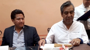 Cirilo Salas y Roberto Rodríguez con columnistas