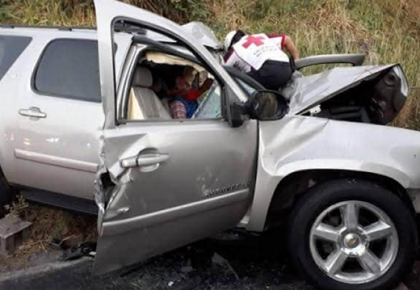 Zoé Robledo, director del IMSS, sufren accidente en Chiapas