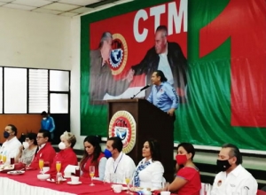 Candidatos de Va por México signan acuerdo con la CTM