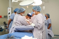 Trasplantan riñón a niña en Hospital para el Niño Poblano