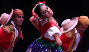 El ballet folklórico BUAP CCU conmemora fiestas de Mayo