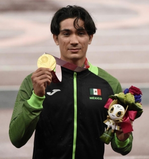 José Chessani da quinto oro para México