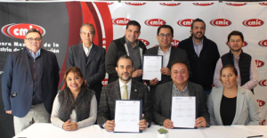 Ayuntamiento de Puebla firma convenio con CMIC y OXXO