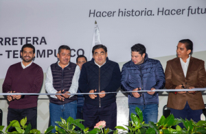 Inaugura el gobernador Barbosa reconstrucción de la carretera Hueytamalco-Ayotoxco-Tenampulco