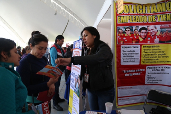 Ayuntamiento de Puebla lleva oportunidades de empleo y servicios de salud al Norte de la ciudad