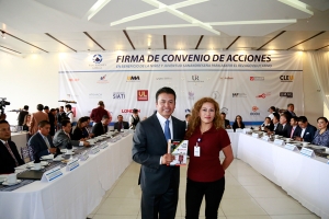 Leo Paisano firma convenio con los Rectores de las Universidades del Estado de Puebla; SACH
