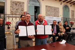 Autoridades firman convenio para escrituración de viviendas