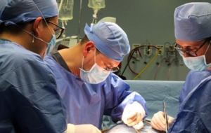 Realiza ISSSTEP tercer trasplante de riñón