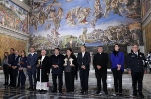 Junto con el arzobispo Víctor Sánchez presidió el cierre de puertas de la réplica de laCapilla Sixtina en Puebla.