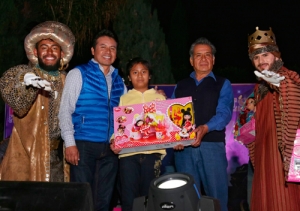 Festeja Ayto. de San Andrés Cholula día de reyes a los niños de la comuna