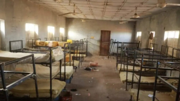 Dormitorios escolares abandonados  