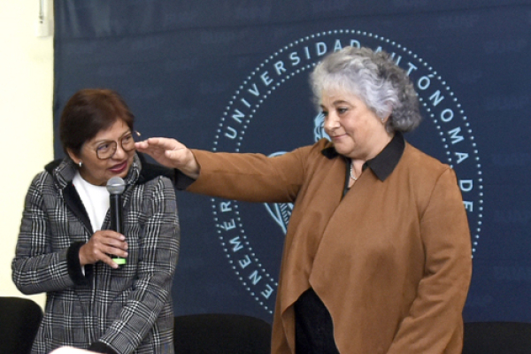 Fuensanta Fernández toma protesta como directora de la Facultad de Artes de la BUAP