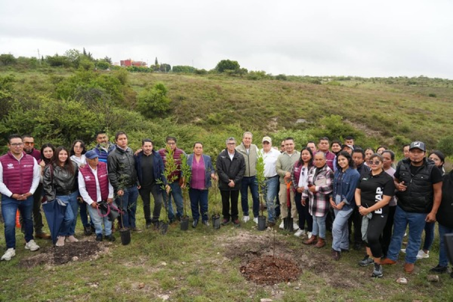 Ayuntamiento realiza reforestación en Ecocampus BUAP