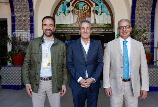 El alcalde Pepe Chedraui impulsa al turismo poblano en el Tianguis Turístico 2025
