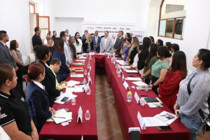 Puebla fomenta prevenci&oacute;n de maternidad temprana