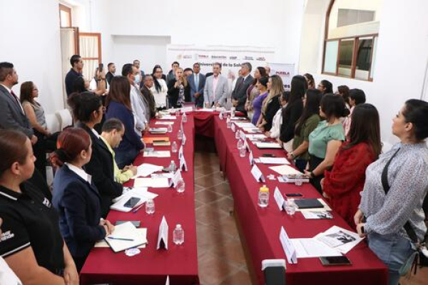 Puebla fomenta prevenci&oacute;n de maternidad temprana