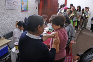 Se aplicaron 400 vacunas contra la COVID y 150 contra la influenza en Cuautlancingo