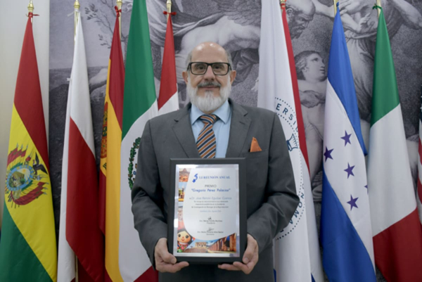 Reconocen trayectoria de investigador BUAP
