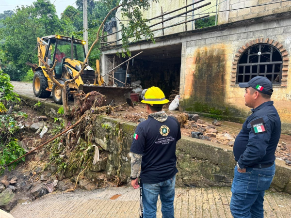 PC Estatal revisa viviendas afectadas por lluvias en Xochinanacatlán