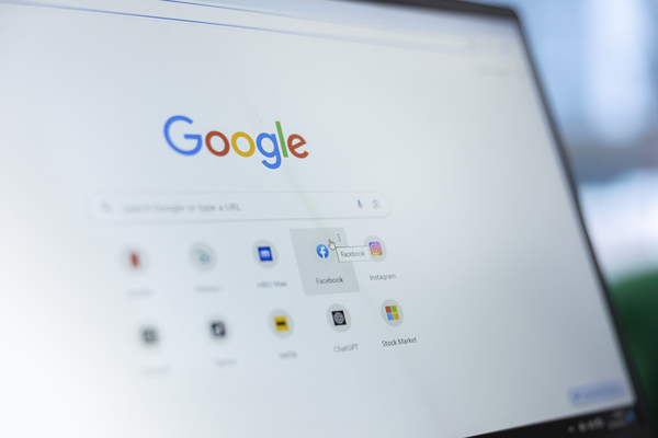 UE sanciona con 890 mde a Google