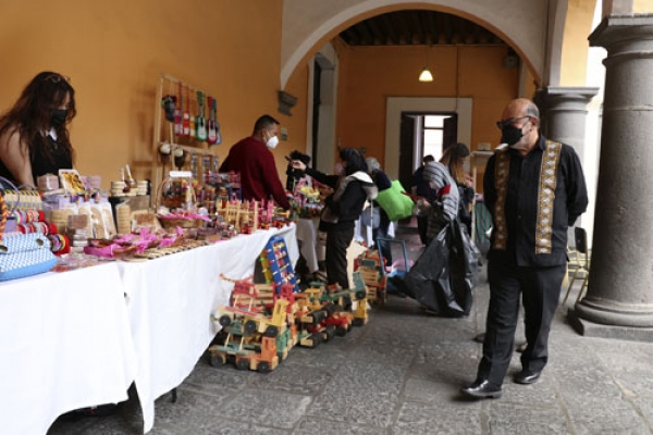 Abre Cultura expo-venta Primera Feria del Juguete Tradicional Poblano