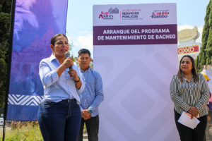 Arranca Lupita Cuautle programa emergente de bacheo