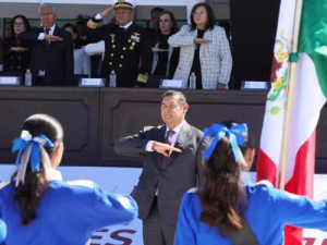 Gobernador Armenta conmemora D&iacute;a de la Bandera