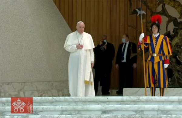 El Espíritu cambia el corazón, la burocracia de lo sagrado aleja: Papa Francisco