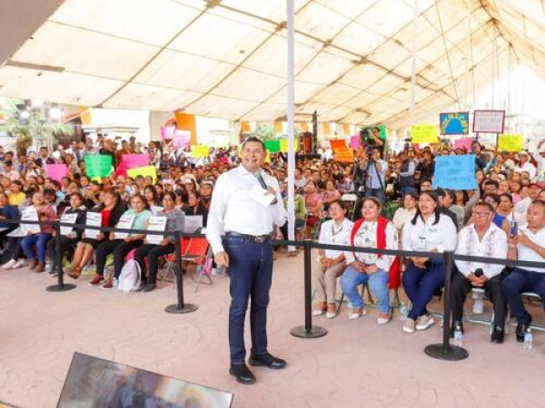 Inversión histórica en obra comunitaria para Puebla: Armenta