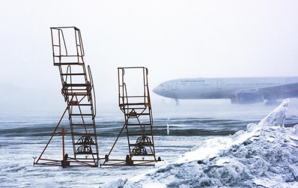 Temporal invernal colapsa el transporte a&eacute;reo en Europa