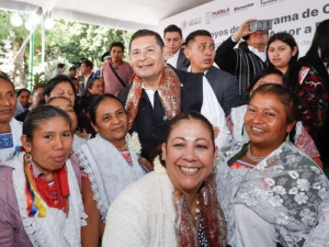 Obra Comunitaria embellece a Puebla