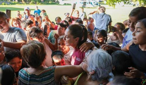 Claudia Sheinbaum recorre La Ceiba