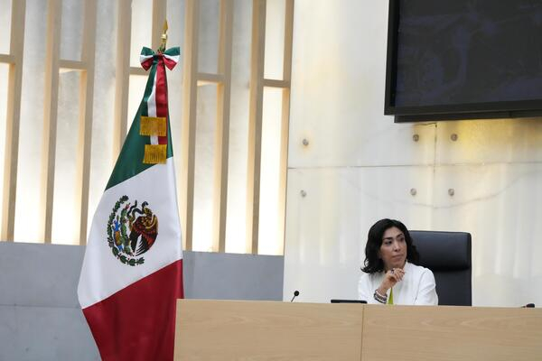 Proponen profesionalizar trabajo legislativo