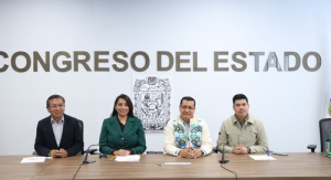 Piden ordenamiento de banquetas en municipios