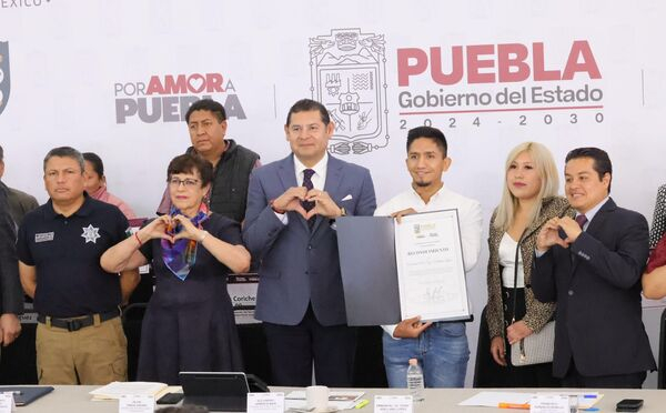 Reconocen al boxeador "El Tigre" Arellano